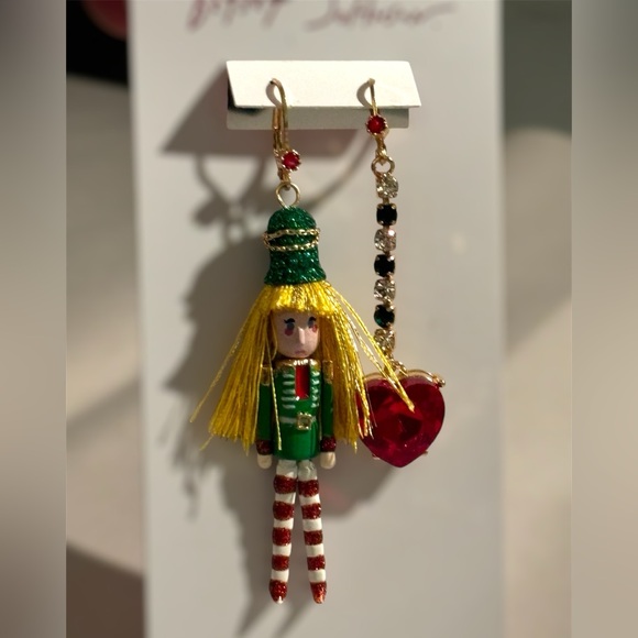 NWT•Betsey Johnson Nutcracker Christmas Drop earrings - Picture 6 of 9